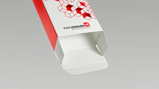 Tuck-in tab model by Karl Knauer