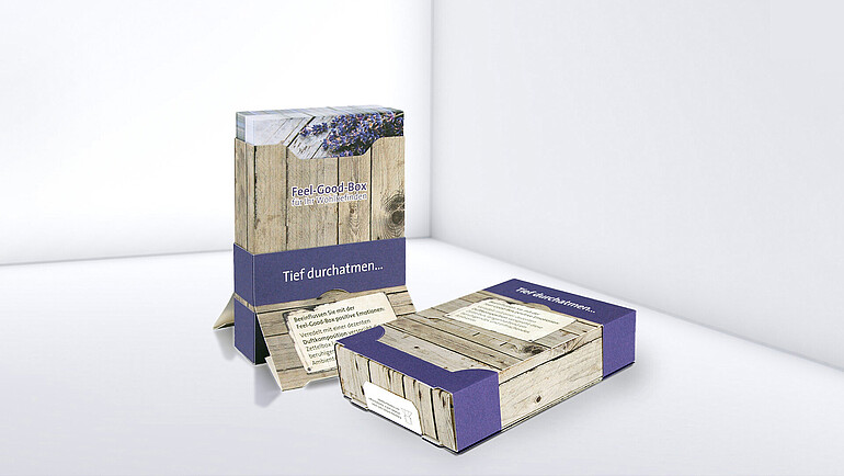 Display cardboard box with wooden look and text print