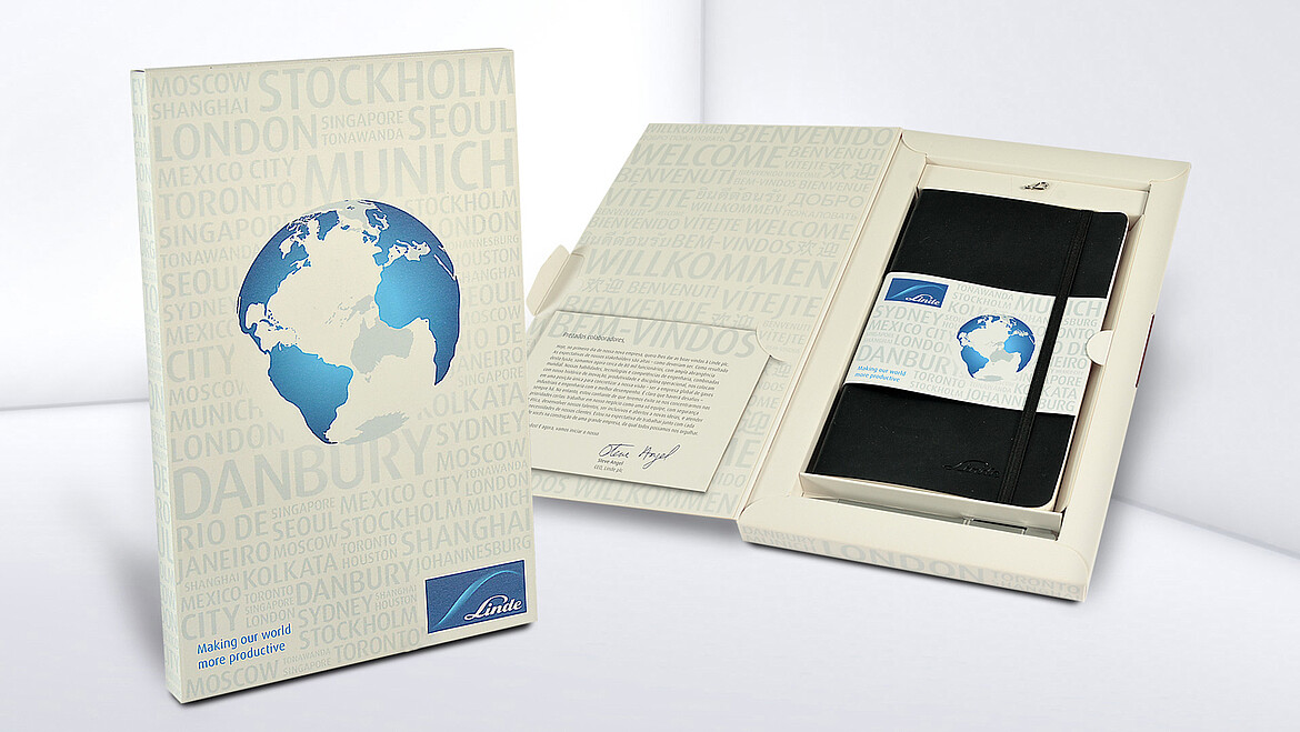 Writing set with fold-open packaging