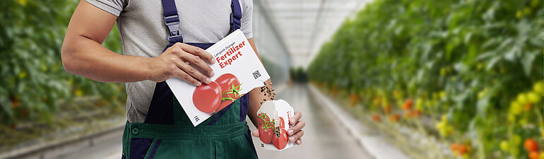 [Translate to Englisch:] Handlicher Messbecher aus Karton