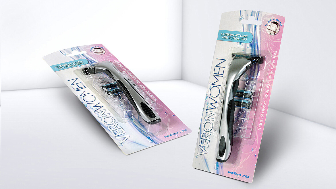 Blister card for shaver