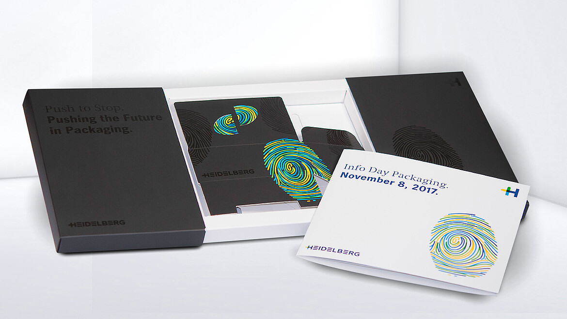 Box can be opened from the side with inlay and info flyer