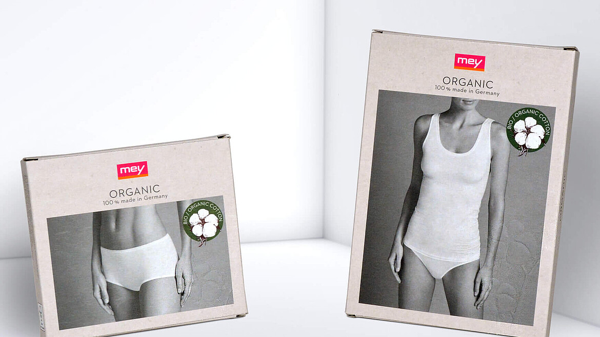 Folding box for natural-look lingerie