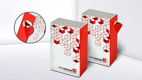 Folding boxes with pour opening