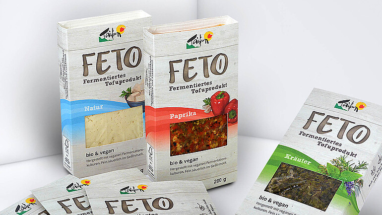 Empty and filled folding boxes for food with window